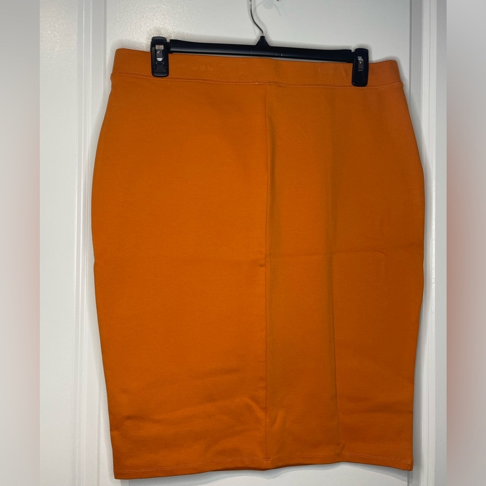 NWT Iris Pencil Skirt. Size 2X. Length 26”. Elastic Waist - Picture 2 of 4